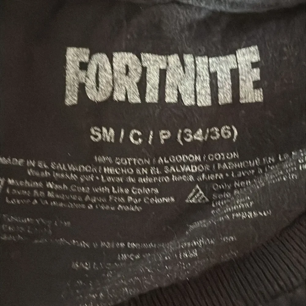 Fortnite Boys Black Short Sleeve T-Shirt Size Small – Gamer Graphic Tee